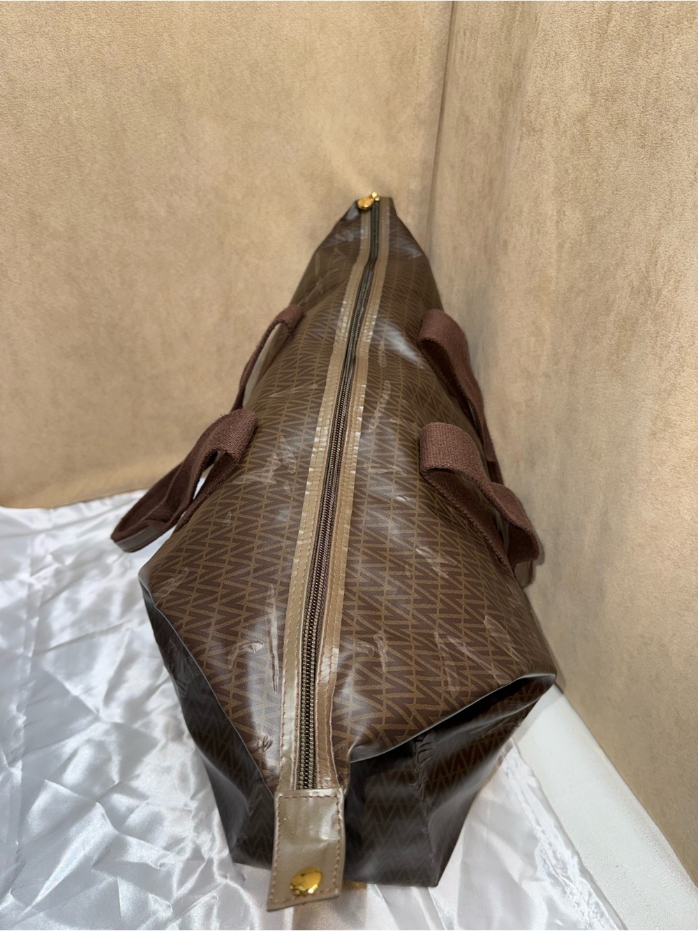 Mario Valentino Coated Canvas Large Tote Weekender Bag V Logo-with callouts - Picture 3 of 15